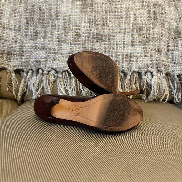 Joan & David Deep Red Heels - Picture 4 of 5